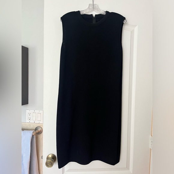 St. John sport 2 piece dress and jacket, like new condition - Picture 3 of 4